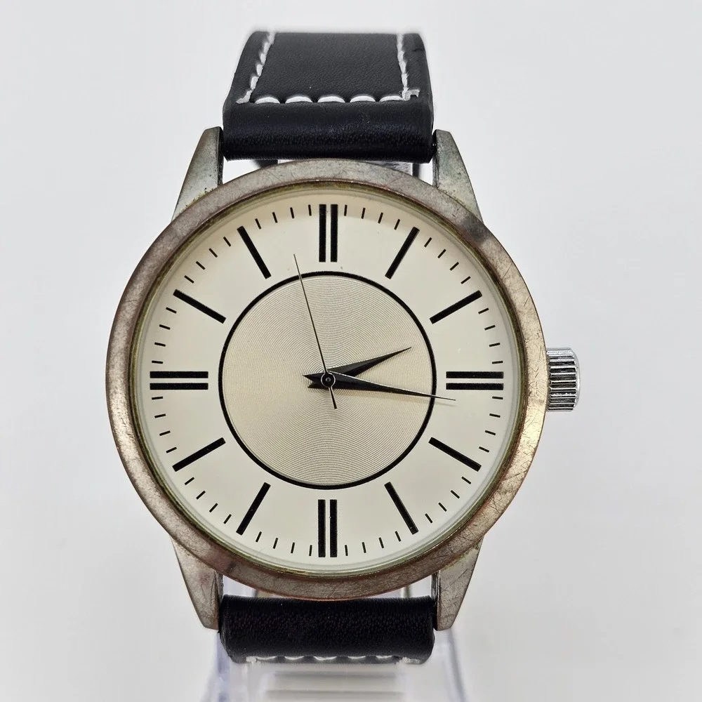 Men's Analog Watch 44MM Gray Dial NEW Faux Leather Black Bands NEW Battery
